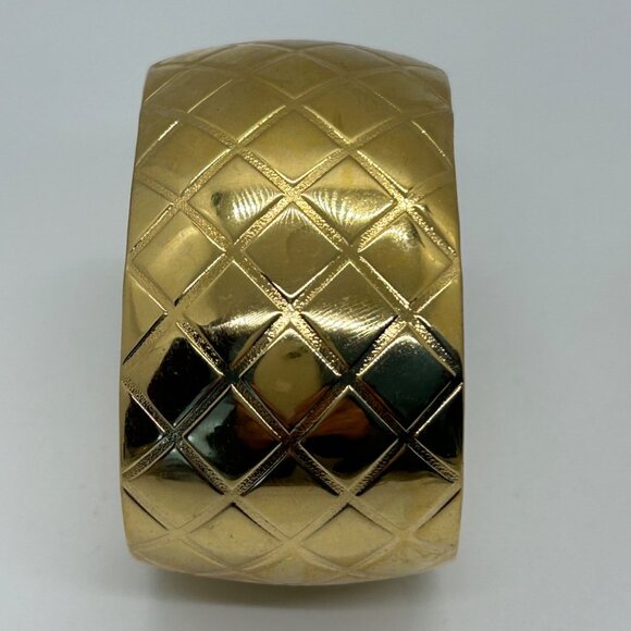 Quilted Gold-Tone Cuff Bracelet & Earrings Set Vintage Style Jewelry - Picture 4 of 12